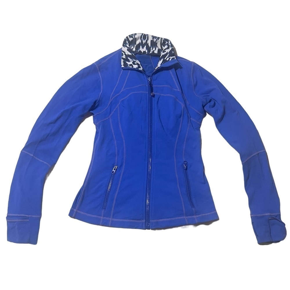 Lululemon Athletica Blue Fitted Long Sleeve Mandarin Collar Top
